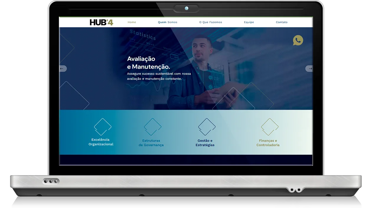 Site da HUB4 exibido em um laptop